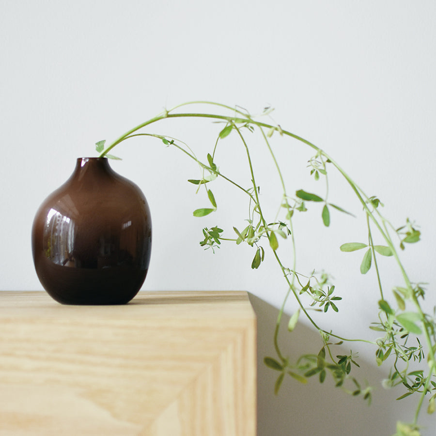 Kinto SACCO vase glass 02 brown 2